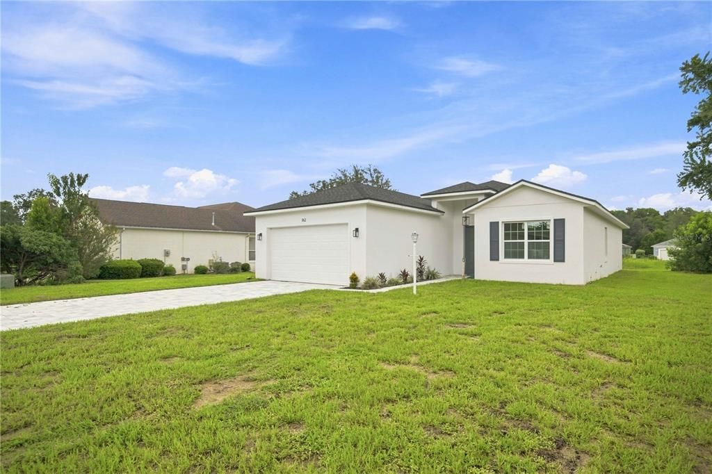 For Sale: $349,900 (4 beds, 3 baths, 1889 Square Feet)