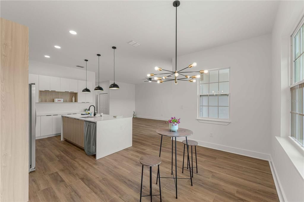 For Sale: $349,900 (4 beds, 3 baths, 1889 Square Feet)
