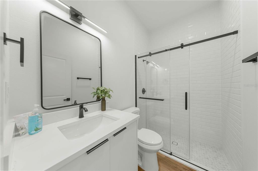 For Sale: $349,900 (4 beds, 3 baths, 1889 Square Feet)