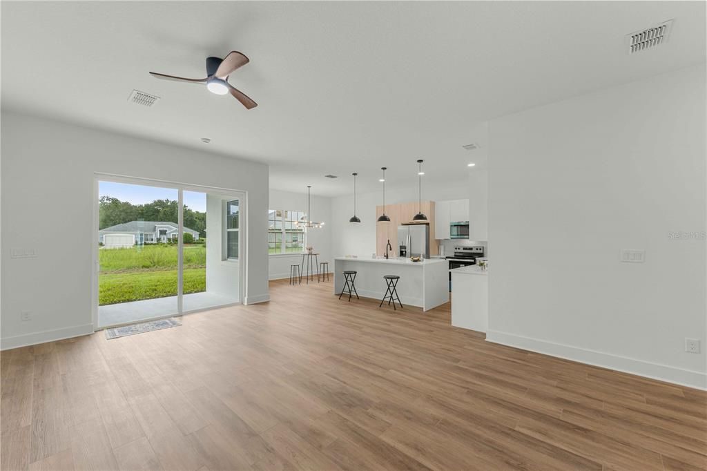 For Sale: $349,900 (4 beds, 3 baths, 1889 Square Feet)