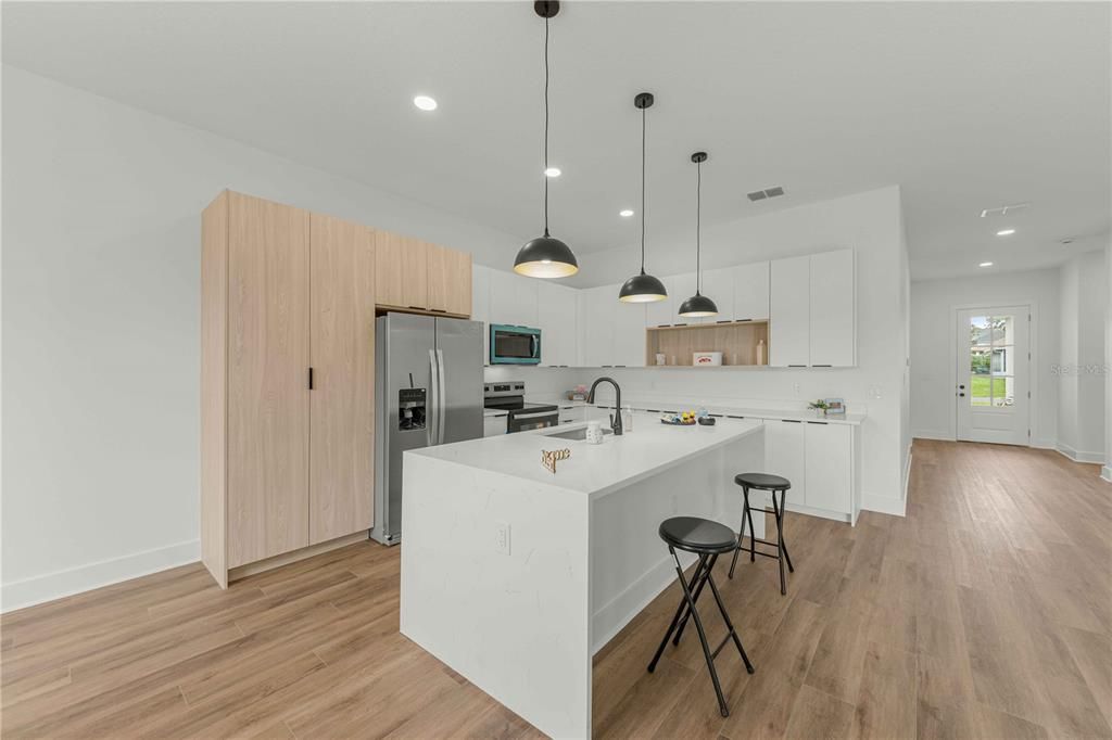 For Sale: $349,900 (4 beds, 3 baths, 1889 Square Feet)