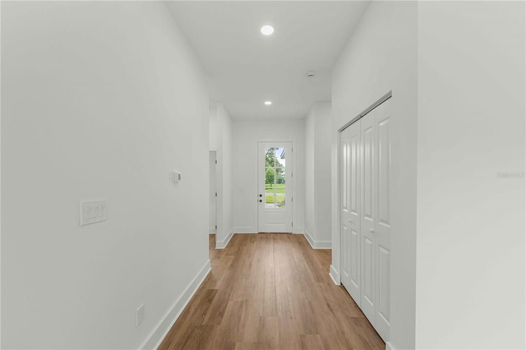 For Sale: $349,900 (4 beds, 3 baths, 1889 Square Feet)