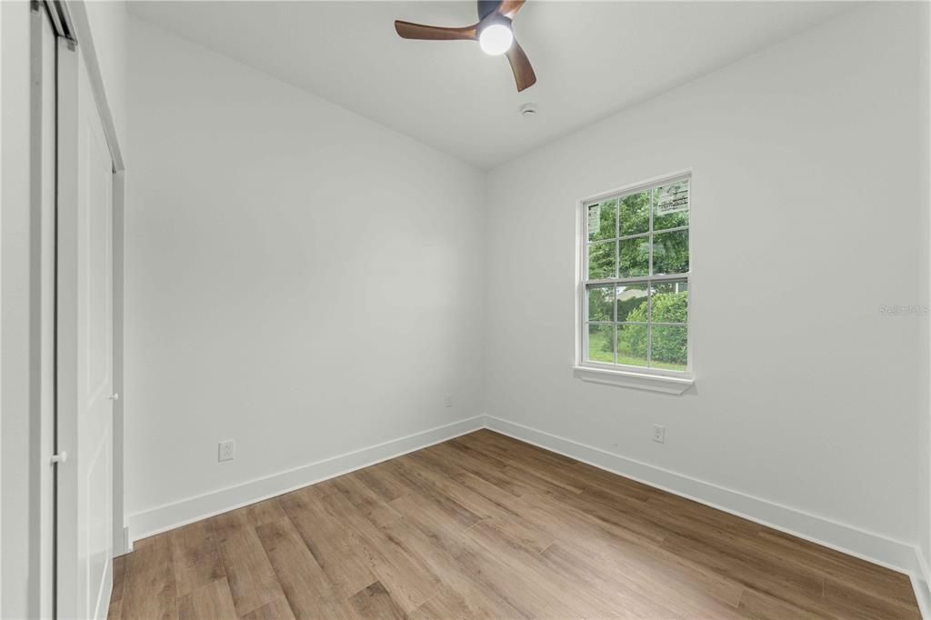 For Sale: $349,900 (4 beds, 3 baths, 1889 Square Feet)