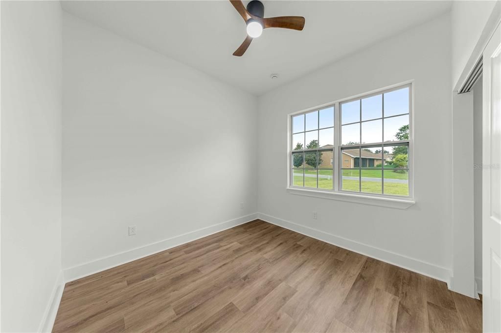 For Sale: $349,900 (4 beds, 3 baths, 1889 Square Feet)
