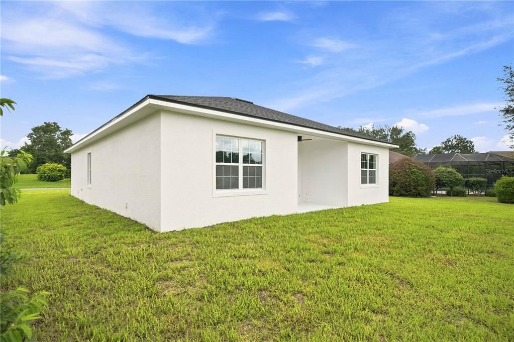 For Sale: $349,900 (4 beds, 3 baths, 1889 Square Feet)