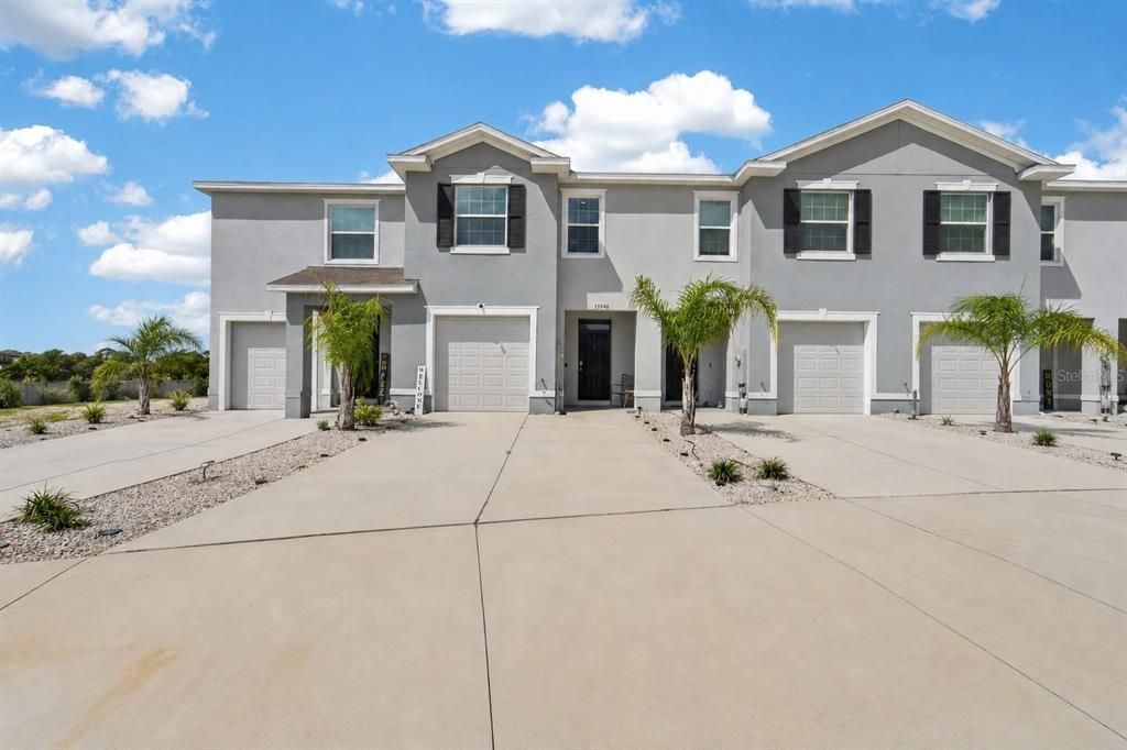 For Rent: $2,300 (3 beds, 2 baths, 1673 Square Feet)