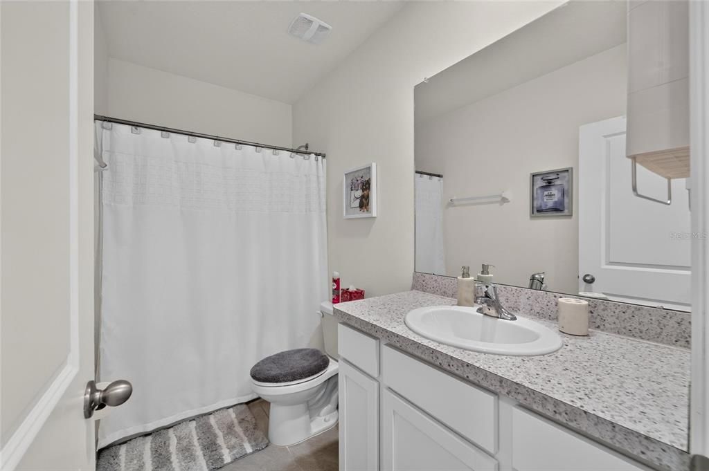For Rent: $2,300 (3 beds, 2 baths, 1673 Square Feet)