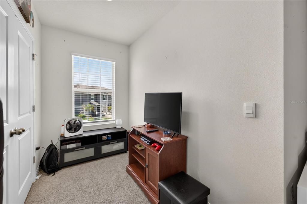 For Rent: $2,300 (3 beds, 2 baths, 1673 Square Feet)