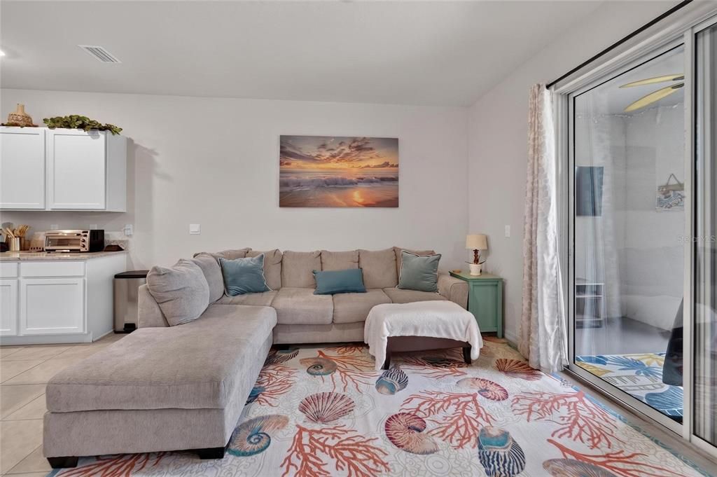 For Rent: $2,300 (3 beds, 2 baths, 1673 Square Feet)