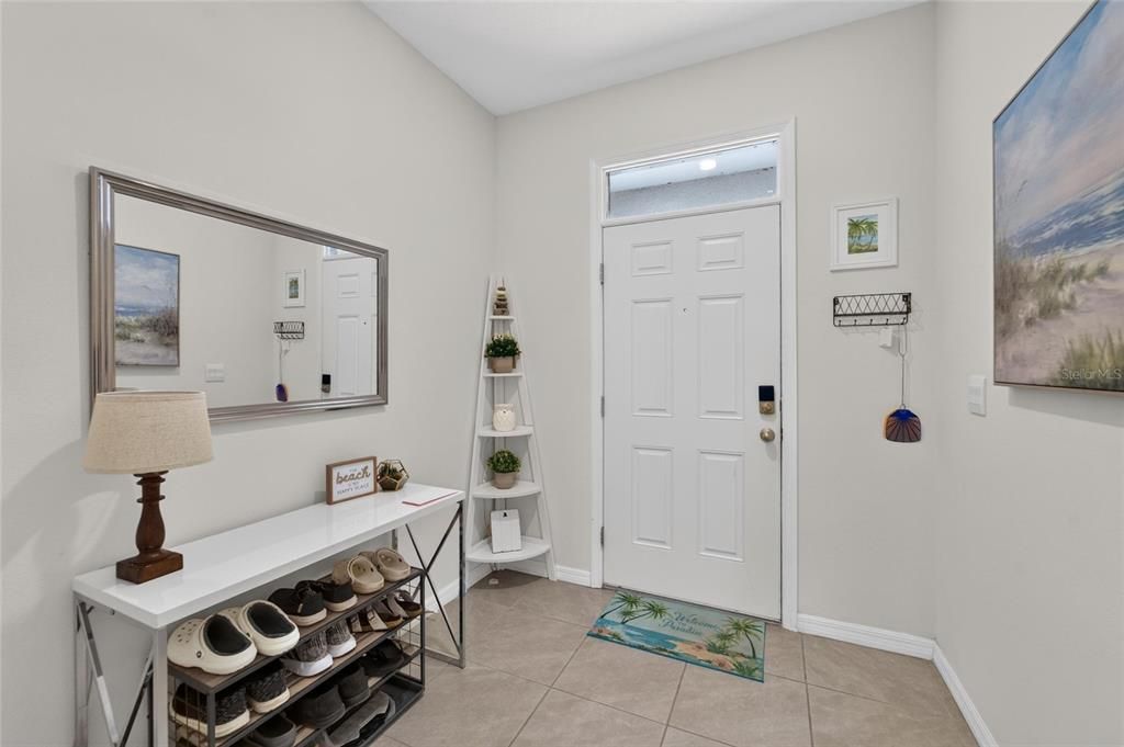 For Rent: $2,300 (3 beds, 2 baths, 1673 Square Feet)