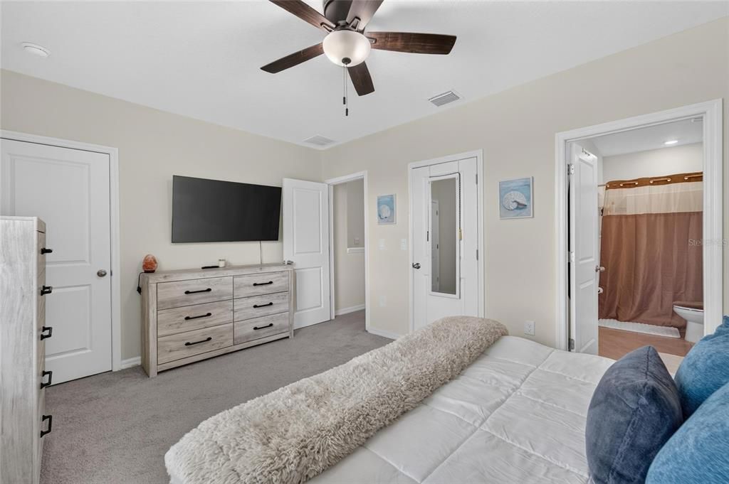 For Rent: $2,300 (3 beds, 2 baths, 1673 Square Feet)