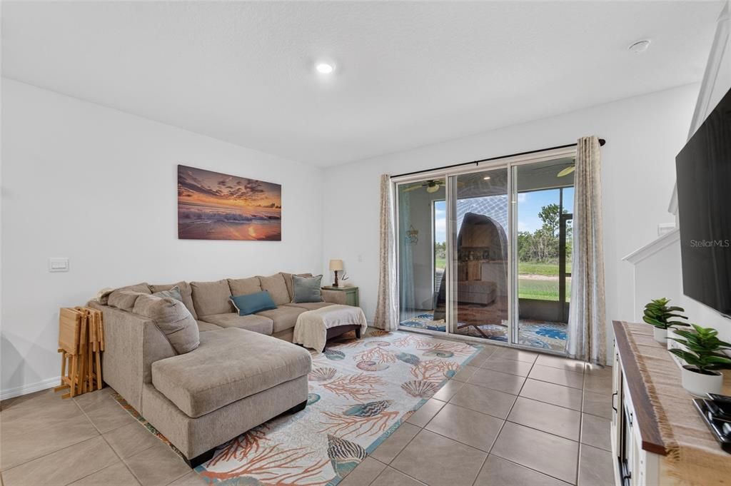 For Rent: $2,300 (3 beds, 2 baths, 1673 Square Feet)