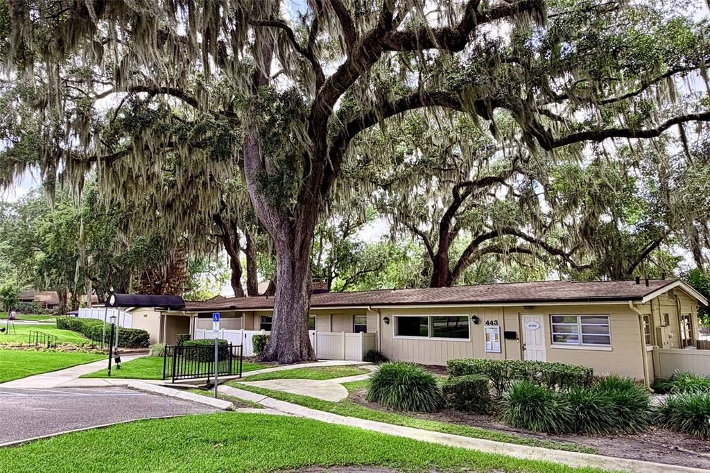 For Rent: $2,150 (2 beds, 2 baths, 1125 Square Feet)