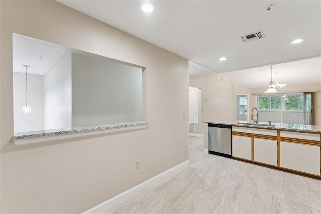 For Rent: $2,150 (2 beds, 2 baths, 1125 Square Feet)