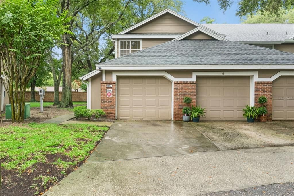 For Rent: $2,150 (2 beds, 2 baths, 1125 Square Feet)