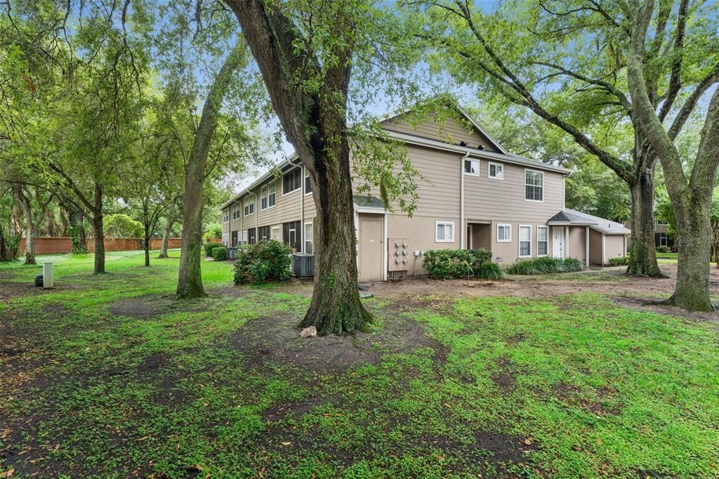 For Rent: $2,150 (2 beds, 2 baths, 1125 Square Feet)