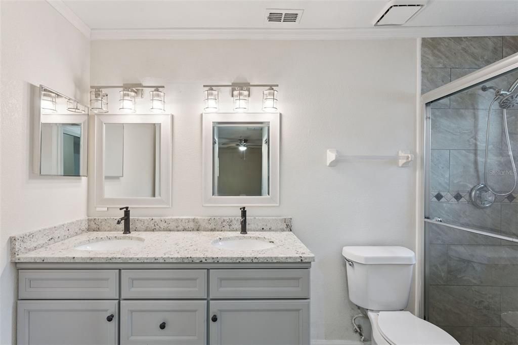 For Rent: $2,150 (2 beds, 2 baths, 1125 Square Feet)