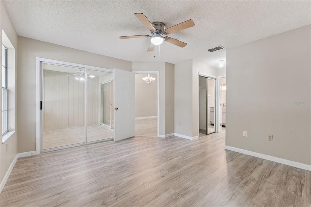 For Rent: $2,150 (2 beds, 2 baths, 1125 Square Feet)