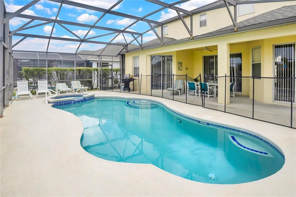 For Sale: $445,000 (5 beds, 4 baths, 2542 Square Feet)
