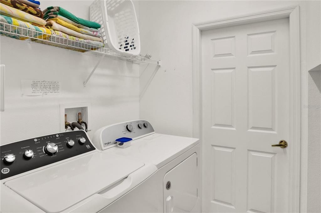 For Sale: $445,000 (5 beds, 4 baths, 2542 Square Feet)