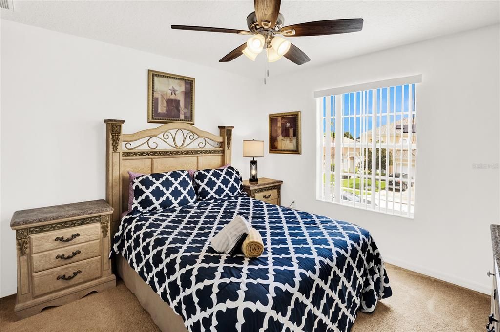 For Sale: $445,000 (5 beds, 4 baths, 2542 Square Feet)