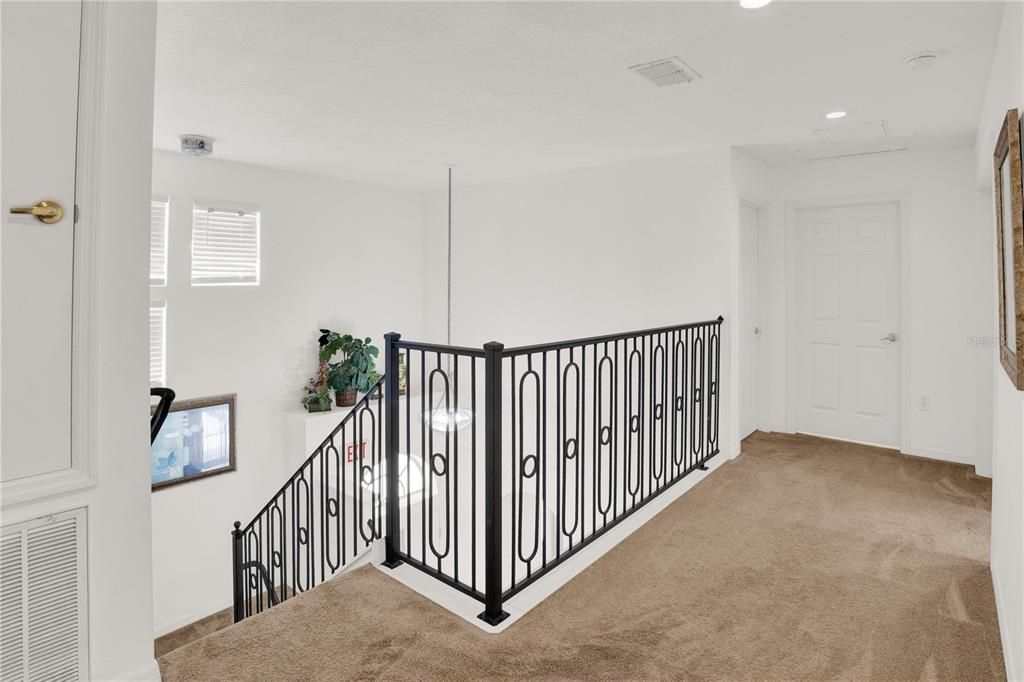 For Sale: $445,000 (5 beds, 4 baths, 2542 Square Feet)