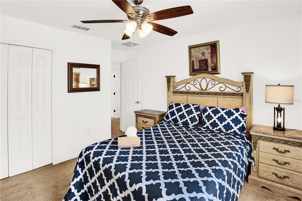 For Sale: $445,000 (5 beds, 4 baths, 2542 Square Feet)