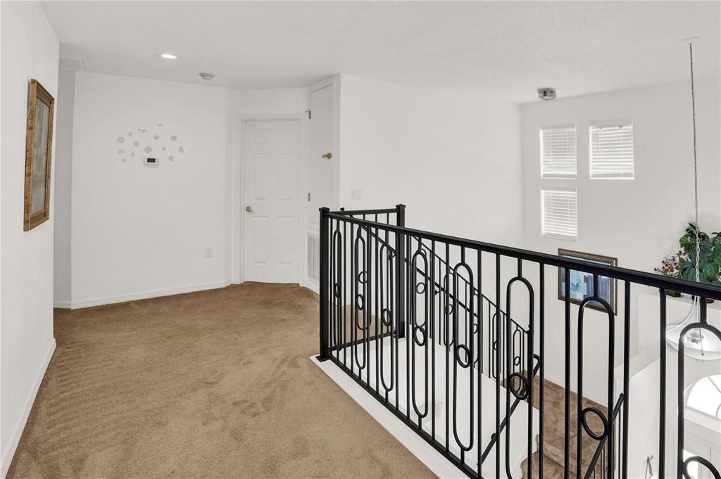 For Sale: $445,000 (5 beds, 4 baths, 2542 Square Feet)