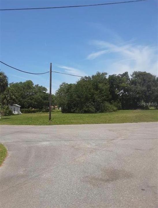 На продажу: $42,900 (0.28 acres)