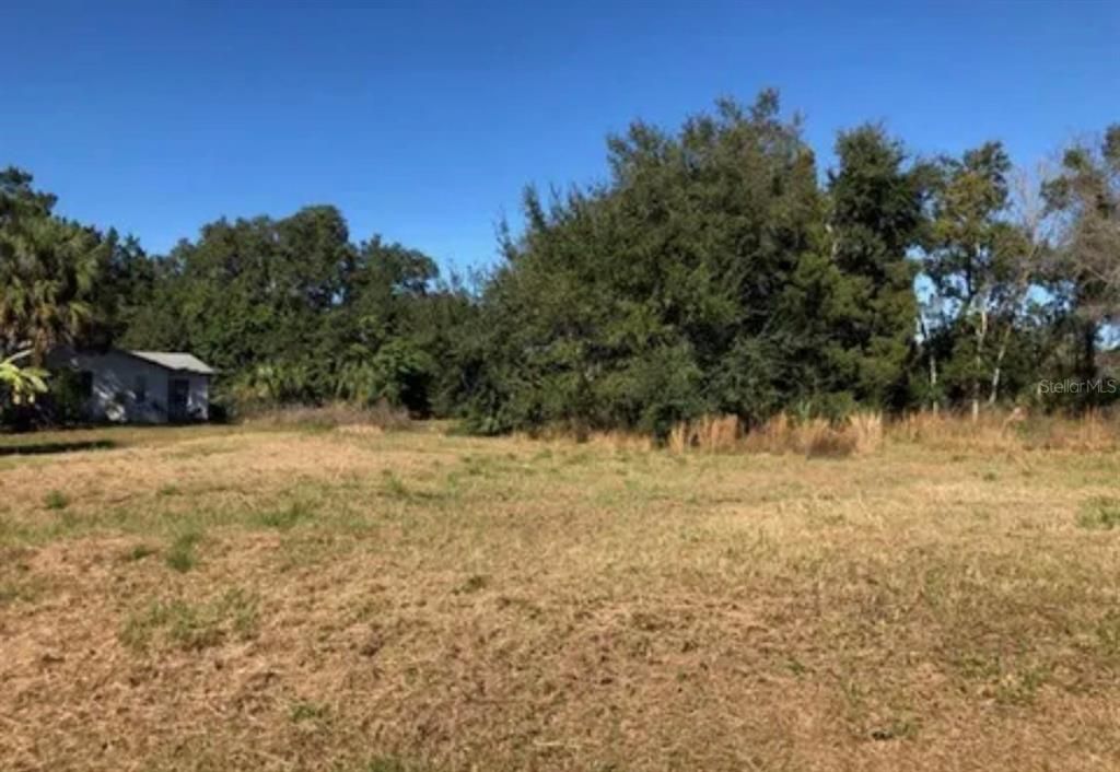 На продажу: $42,900 (0.28 acres)