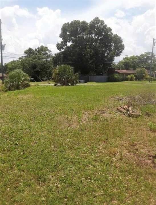 На продажу: $42,900 (0.28 acres)