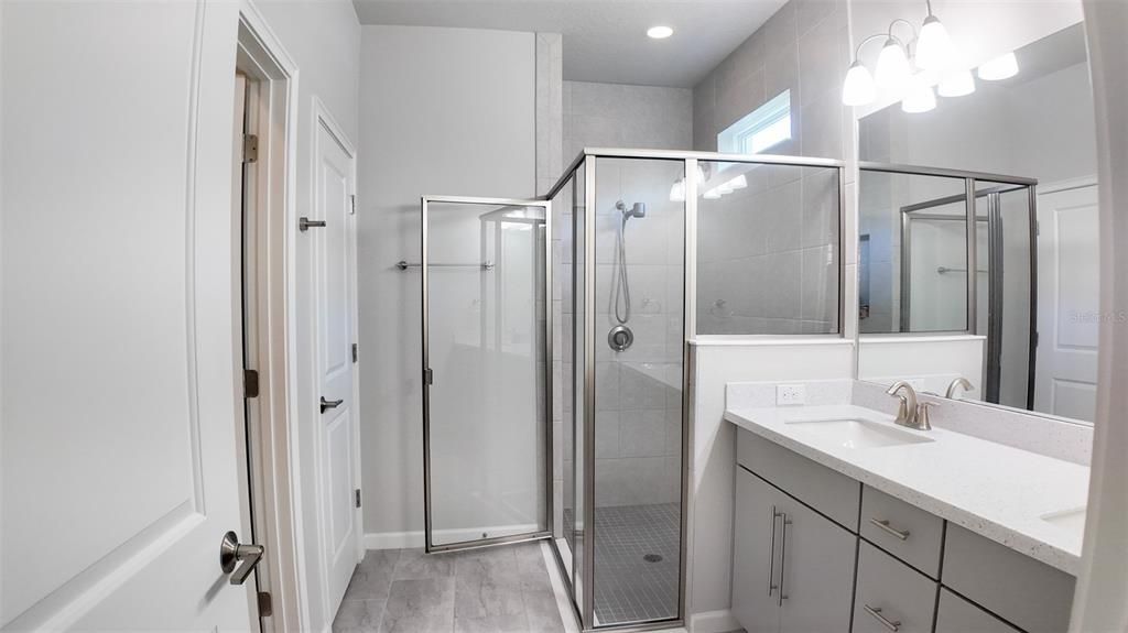 For Sale: $425,000 (4 beds, 3 baths, 2366 Square Feet)