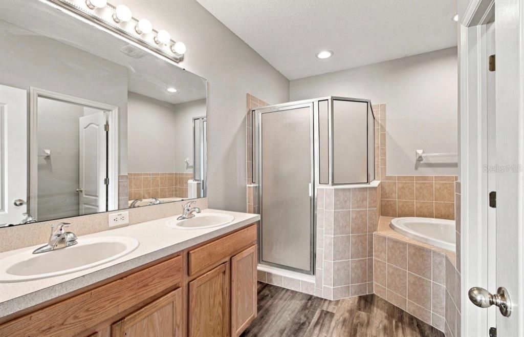 For Sale: $259,900 (3 beds, 2 baths, 1513 Square Feet)