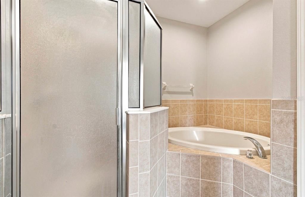 For Sale: $259,900 (3 beds, 2 baths, 1513 Square Feet)