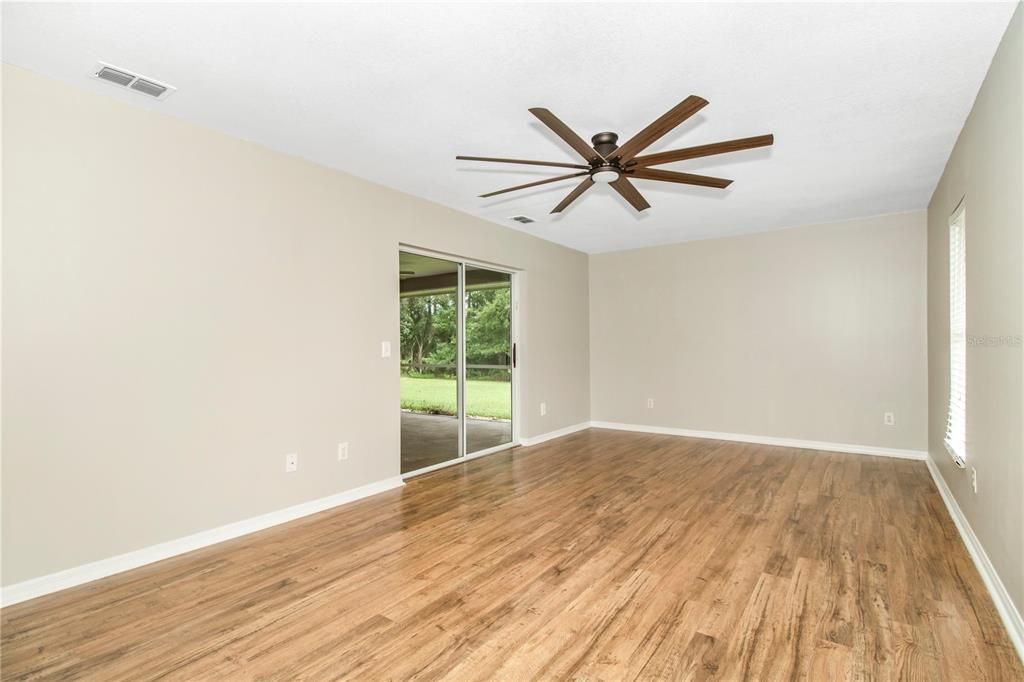 For Sale: $430,000 (3 beds, 2 baths, 1875 Square Feet)