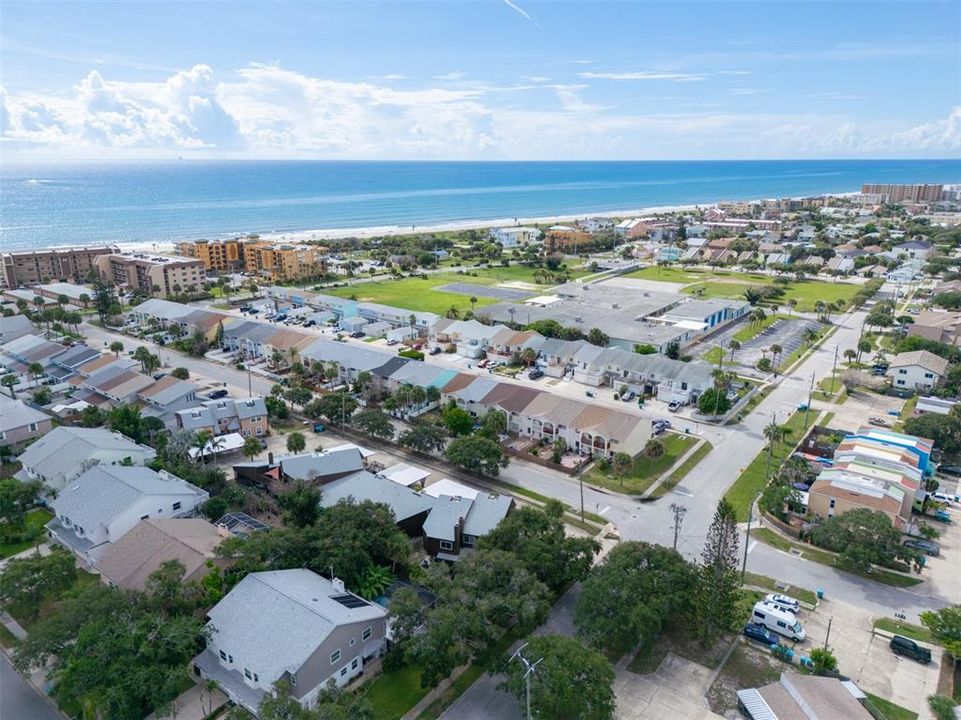 En Venta: $299,900 (2 camas, 2 baños, 1200 Pies cuadrados)