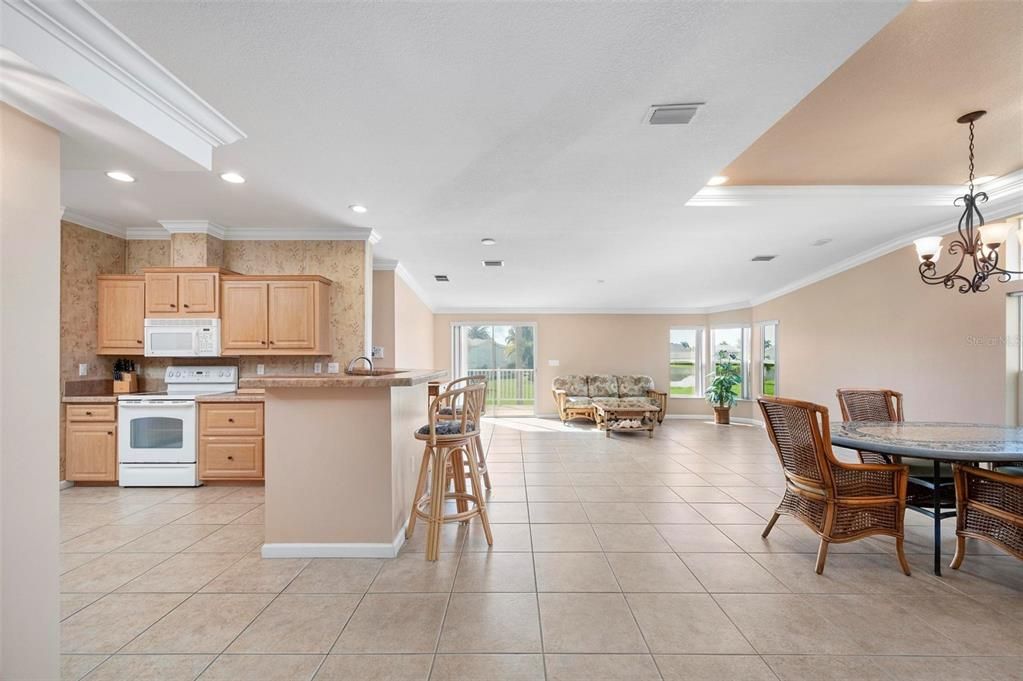 For Sale: $250,000 (3 beds, 2 baths, 1804 Square Feet)