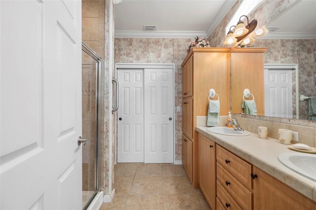 For Sale: $250,000 (3 beds, 2 baths, 1804 Square Feet)