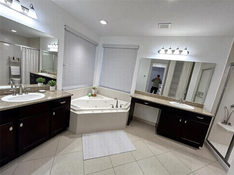 For Rent: $3,750 (4 beds, 4 baths, 2728 Square Feet)