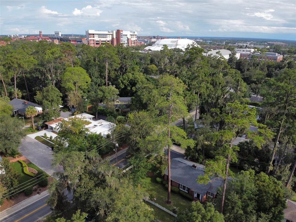 En Venta: $899,000 (3 camas, 3 baños, 2328 Pies cuadrados)