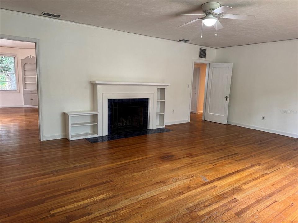 For Sale: $899,000 (3 beds, 3 baths, 2328 Square Feet)