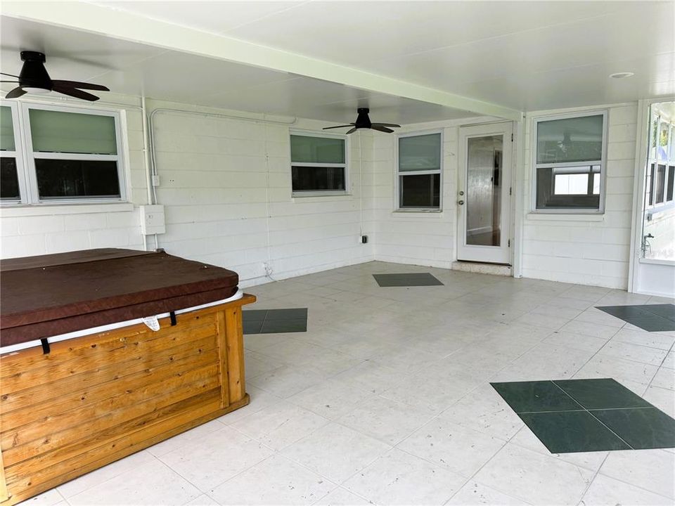 For Rent: $2,900 (3 beds, 2 baths, 1762 Square Feet)