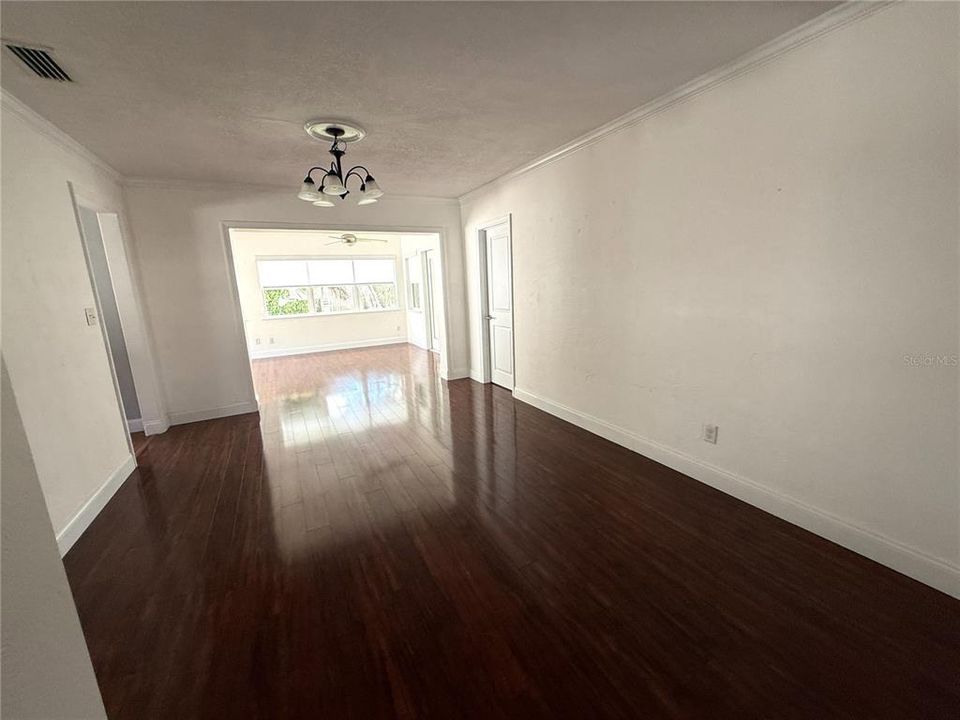 For Rent: $2,900 (3 beds, 2 baths, 1762 Square Feet)