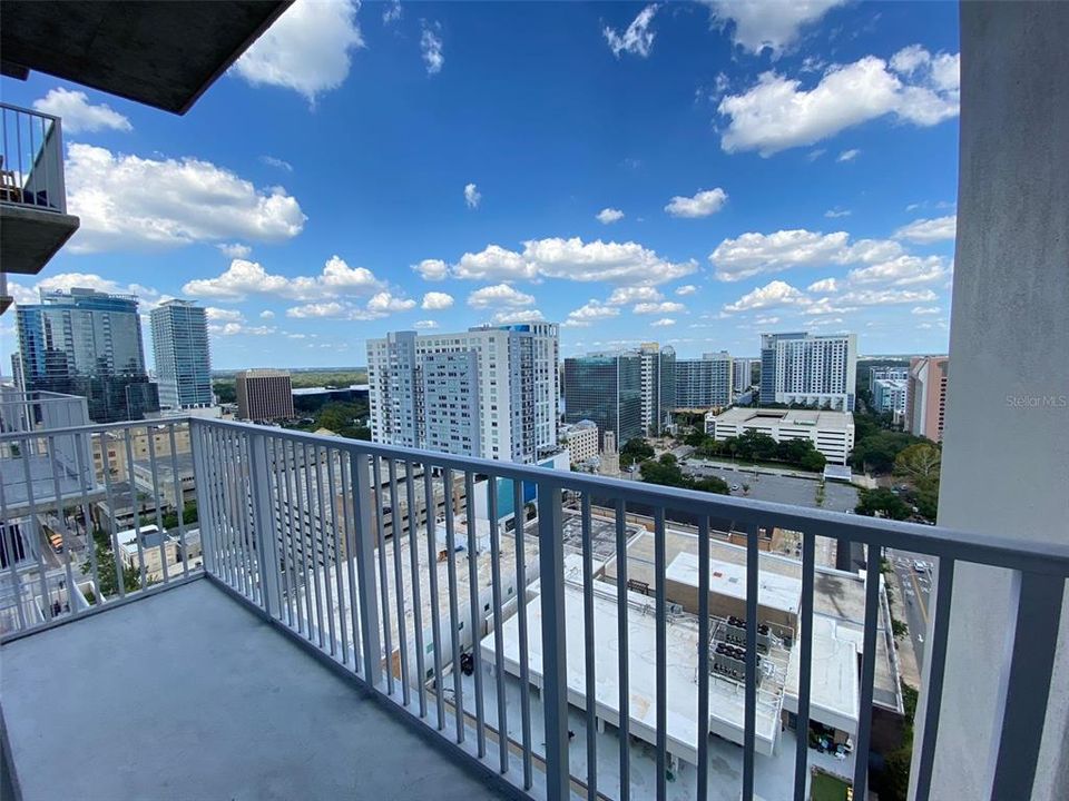 For Rent: $1,600 (1 beds, 1 baths, 730 Square Feet)