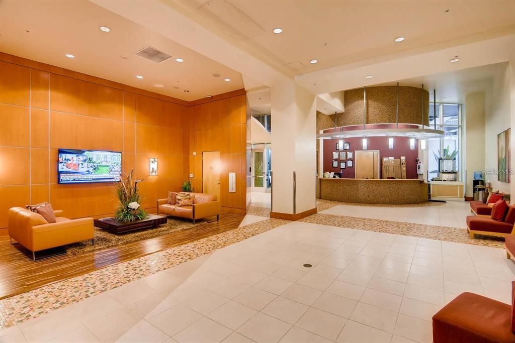 For Rent: $1,600 (1 beds, 1 baths, 730 Square Feet)