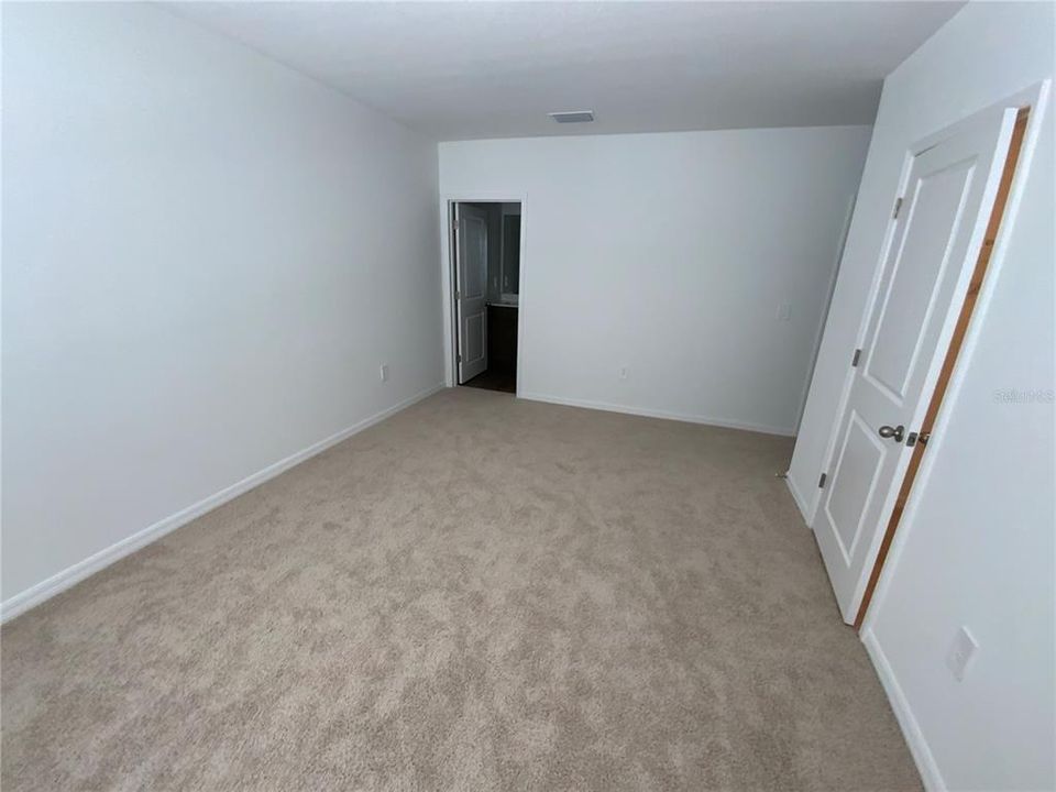 For Rent: $2,000 (3 beds, 2 baths, 1463 Square Feet)