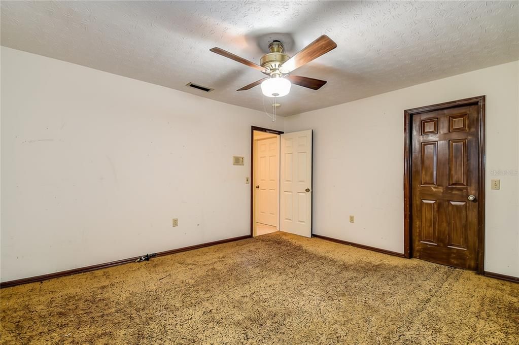 For Sale: $1,099,500 (5 beds, 4 baths, 4770 Square Feet)