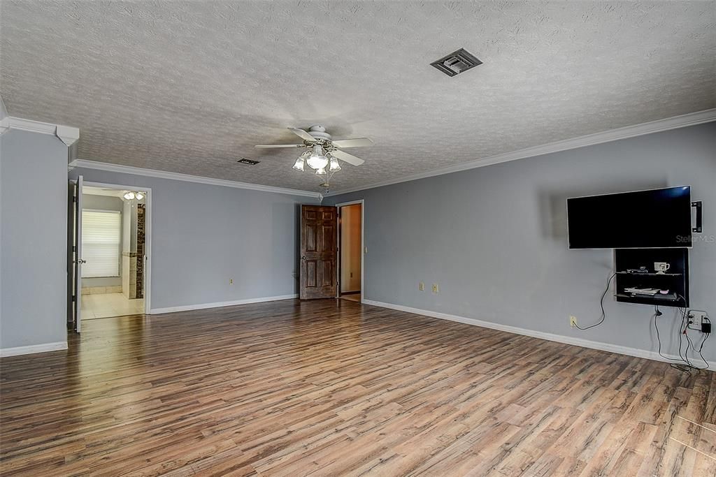 For Sale: $1,099,500 (5 beds, 4 baths, 4770 Square Feet)