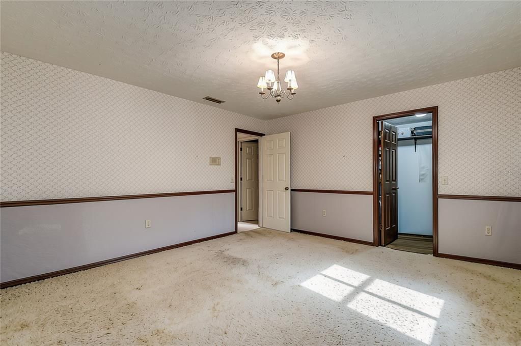 For Sale: $1,099,500 (5 beds, 4 baths, 4770 Square Feet)