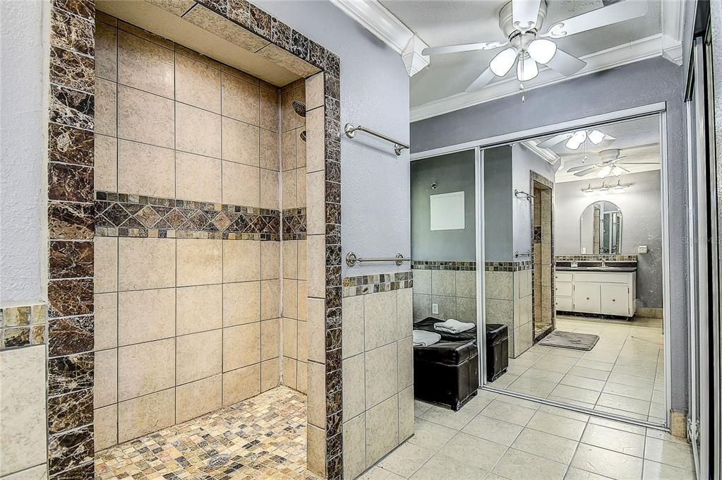 For Sale: $1,099,500 (5 beds, 4 baths, 4770 Square Feet)